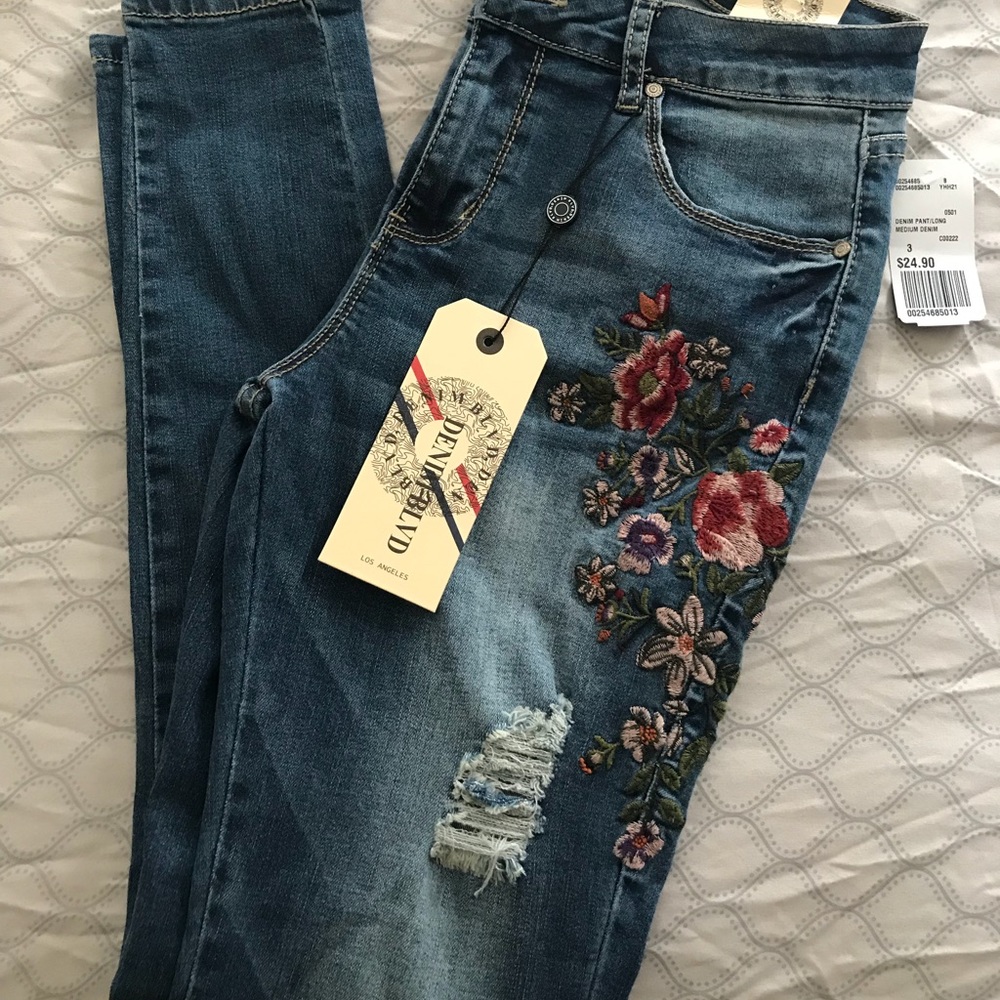 Floral embroidered skinny jeans